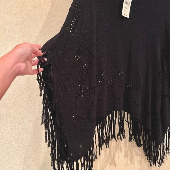 NWT LUCKY BRAND Knitted Black Fringe Poncho with Tassels women size S - Picture 3 of 10